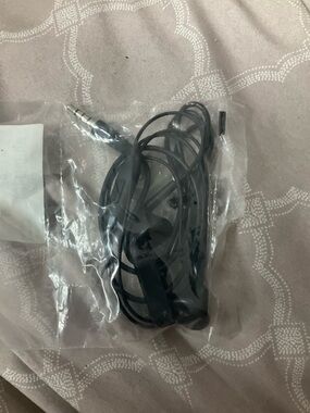 ⭐️ 10-4-$10- Black Wired Earbuds with 3.5mm Jack